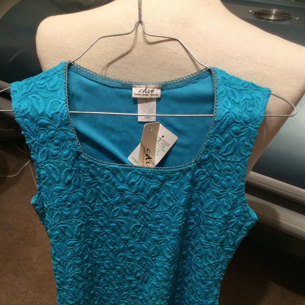 NWT CDW small top